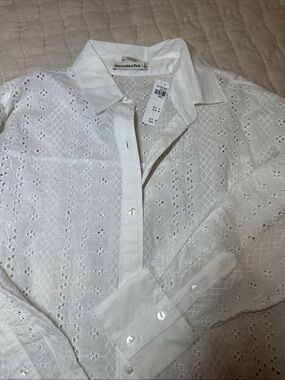 NWT Abercrombie & Fitch White Eyelet Button-Up Blouse